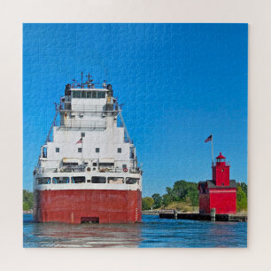Puzzle Faro grande rojo de Michigan y un carguero