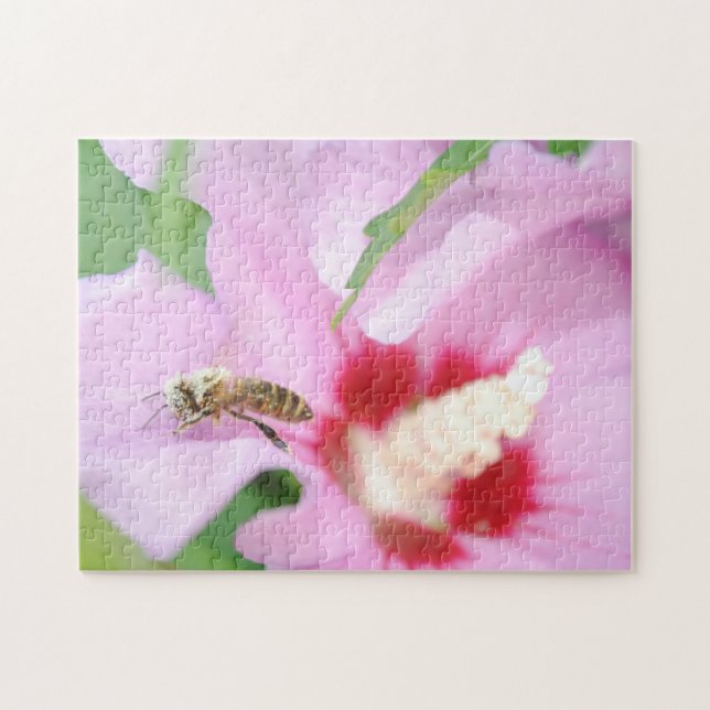 Puzzle Flor Rosa Hibiscus Y Abeja De Miel Hermosa (Horizontal)