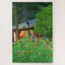 Flores silvestres y cabaña campestre