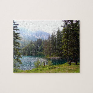 Puzzle Foto de bosque alpino y lago escénico