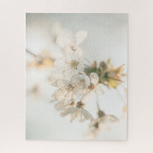 Puzzle Foto de cerezo en su hábitat natural