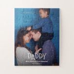 Puzzle Foto personalizada de papi para navidad<br><div class="desc">Pon una lágrima en el ojo cuando pone este rompecabezas junto con sus hijos en los Navidades. Personalizado con nombres y personalizares con tu propio mensaje. Texto superpuesto en blanco sobre un desvanecimiento negro para mantener el texto legible encima de cualquier foto. Póngase en contacto conmigo en info@lddesignloft.com si necesita...</div>