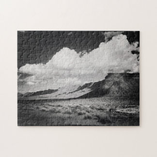 Puzzle Fotografía paisajística de las montañas negras y b
