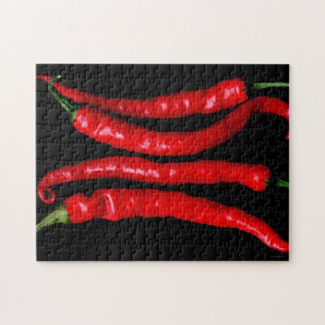 Puzzle Four Red Chilies 11x14 252pc jpcn (Horizontal)