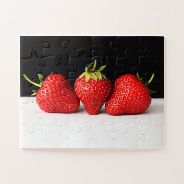 Puzzle Fresas en negro sobre blanco 11x14 30pc jpcna (Horizontal)