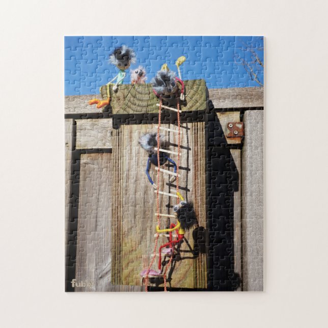 Puzzle Fubby's die een vogelhuis beklimmen. (Vertical)