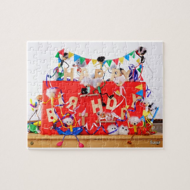 Puzzle Fubby's die feest vieren voor verjaardag. (Horizontal)