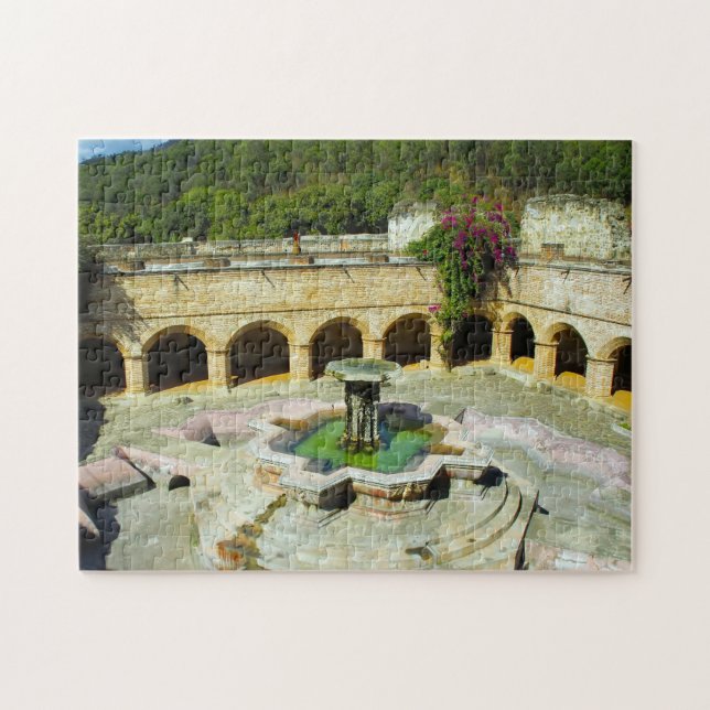 Puzzle Fuente del claustro de Antigua Merced. (Horizontal)