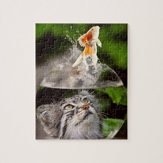 Puzzle Gato atigrado con cabeza en tazón mientras el pez  (Vertical)