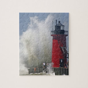 Puzzle Gente en el embarcadero observa grandes olas rompi