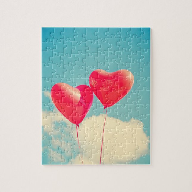 Puzzle Globos del corazón rojo contra cielo nublado (Vertical)