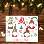 Puzzle Gnomes Navidades personalizados<br><div class="desc">Rompecabezas de Navidades divertidos y personalizados con cinco graciosos gnomos de estilo escandinavo con un gorra rojo y verde de temporada rodeado de copos de nieve rojos,  verdes y dorados. Puede personalizar fácilmente con un nombre en la parte inferior.</div>