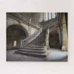 Puzzle Gran escalera en un castillo abandonado por la fan<br><div class="desc">Gran escalera reimaginada en descomposición con barandilla de piedra en un fantástico castillo francés.</div>