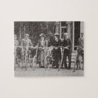 Grupo de bicyclists de Edwardian, 1900s tempranos