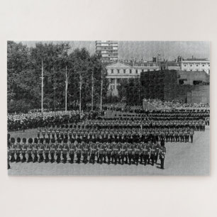 Puzzle Guardias de Inglaterra de época marchando en tiemp