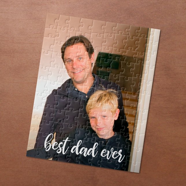 Puzzle Guión blanco de la foto vertical del mejor papá de (Best Dad Ever Custom Vertical Photo White Script Jigsaw Puzzle, in situ)