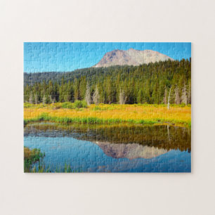 Puzzle Hat Lake en el Parque Nacional Volcánico Lassen