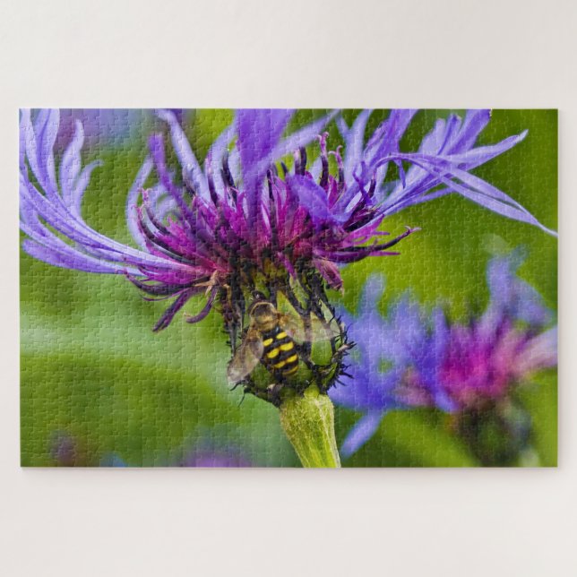 Puzzle Hermosa flor morada con abeja de miel (Horizontal)