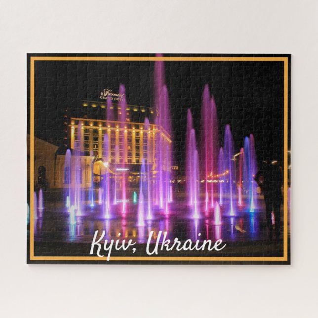 Puzzle Hermosa vista nocturna Kiev Ucrania (Horizontal)