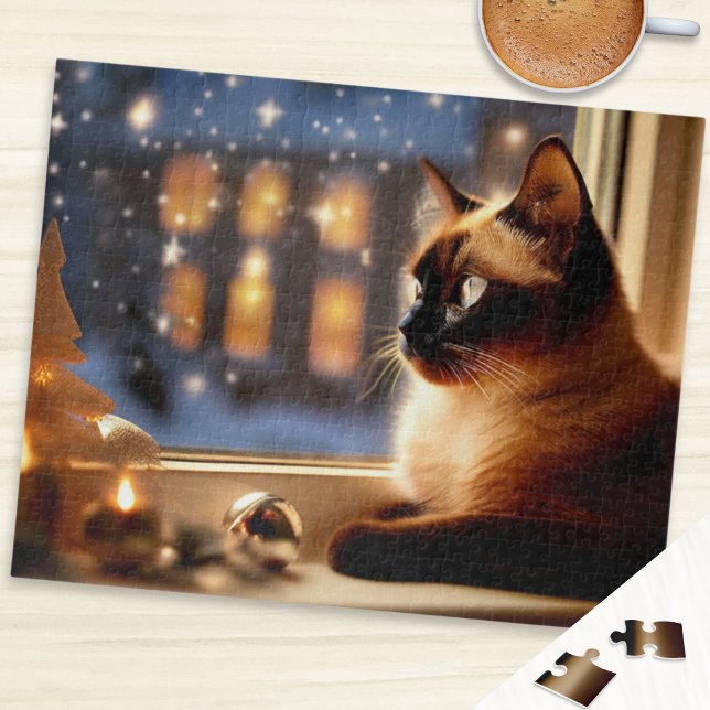 Puzzle Hermoso gato siamés de un animal Navidad por la ve (A jigsaw puzzle with a picture a beautiful Siamese cat with snow and Christmas decorations)