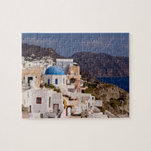 Puzzle Hermoso pueblo de Oia con edificios blancos