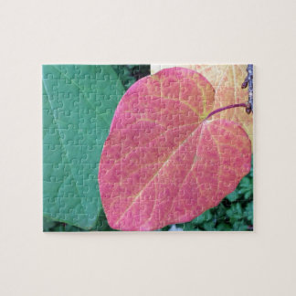 Puzzle Hojas cardíacas de verde rojo amarillo -