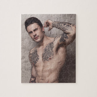 Puzzle Hombre sexy y sin camiseta Hombre músculo tatuaje