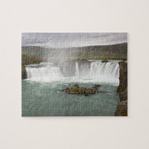 Puzzle Islandia. Vista de las cataratas de Godafoss en el