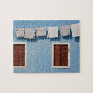 Puzzle Italia, Burano. Ropa tendida y ventanas a lo largo