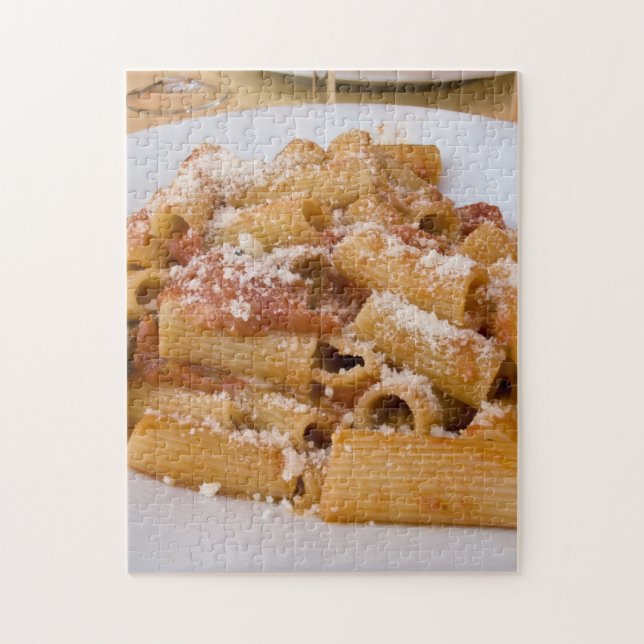 Puzzle Italia, Positano. Plato de exhibición de rigatoni (Vertical)