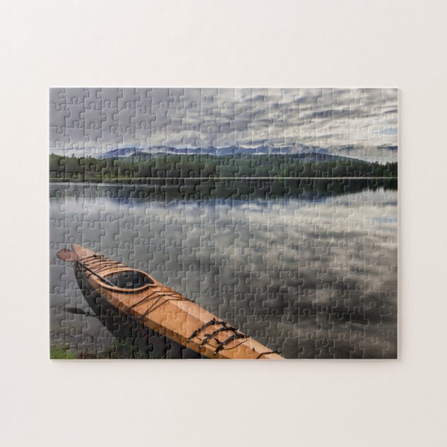 Puzzle Kayak de madera en la orilla del lago Beaver (Horizontal)
