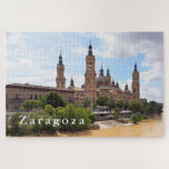 Puzzle La catedral de nuestra señora del pilar y del Ebro<br><div class="desc">Vista de la Catedral-Basílica de nuestra señora del pilar y del Ebro. Viaje. España. Aragón. Zaragoza. Iglesia católica romana. Catedral. Nuestra señora del pilar. Estilo barroco. Arquitectura. Río el Ebro.</div>