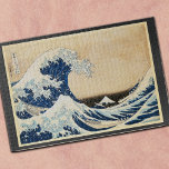 Puzzle La gran ola de Kanagawa por Hokusai<br><div class="desc">Este diseño presenta "La Gran Ola de Kanagawa" del artista japonés Hokusai.</div>
