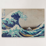 Puzzle La gran ola del bloqueo japonés de madera de Kanag<br><div class="desc">Esta impactante y icónica pieza es "Kanagawa Oki Nami Ura" (La ola, o, La gran ola fuera de Kanagawa), de Katsushika Hokusai. Este impreso es el más conocido de su serie, "Treinta y seis Vistas del Monte Fuji". Algo interesante a destacar es que debido a la naturaleza del arte en...</div>