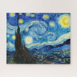 Puzzle La noche estrellada de Vincent Van Gogh<br><div class="desc">La pintura está dominada por un cielo nocturno lleno de luna y estrellas. Toma las tres cuartas partes del plano de la imagen y parece turbulento, incluso agitado, con unos patrones que giran intensamente y parecen rodar a través de su superficie como olas. Está acribillada con orbes brillantes —incluyendo la...</div>