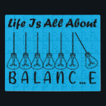 Puzzle La vida se trata de inspiración de equilibrio y mo<br><div class="desc">Tipografía del guión de broche de Guay La vida se trata de equilibrio,  equilibrio,  guión de broche,  bulbo,  cursivo,  cita de vida,  bombillas,  péndulo,  escritura de escritura,  lámpara incandescente,  comillas de balance,  bolas de péndulo,  rueda de balance,  tipografía de guión</div>