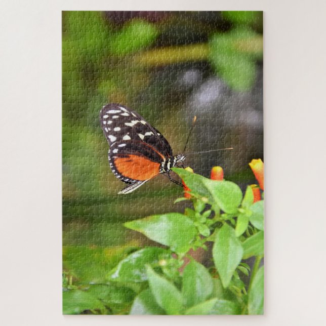 Puzzle Lady Butterfly pintada. (Vertical)