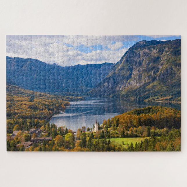 Puzzle Lago Bohinj en Eslovenia en otoño (Horizontal)
