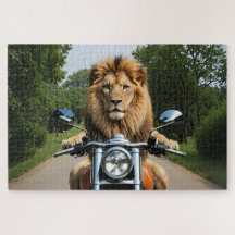 León en motocicleta