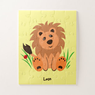 Puzzle León lindo en el césped con niños de mariquita