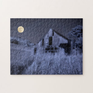 Puzzle Luna Llena Sobre   Viejo Granero Desgastado