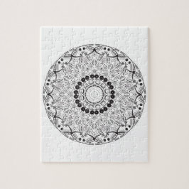 Puzzle Mandala. Patrón oriental redondeado en blanco y ne
