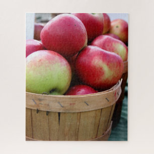 Puzzle Manzanas frescas en canasta en el mercado de agric