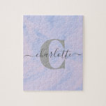 Puzzle Marble de lavanda Lilac Elegante Nombre Monograma<br><div class="desc">Disfrute de una actividad relajante con este rompecabezas monograma personalizado, con un suave fondo de color pastel en tonos azul y violeta. Este encantador rompecabezas se personaliza con tu nombre e inicial, convirtiéndolo en un regalo único para amigos, familiares o para ti mismo. Perfecto para los amantes del rompecabezas y...</div>