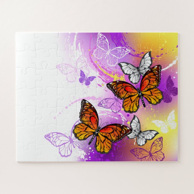 Puzzle Mariposas monarcas en fondo morado (Horizontal)