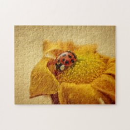 Puzzle Mariquita en flor amarilla