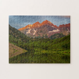 Puzzle Maroon Bells se reflejan en el tranquilo lago Maro