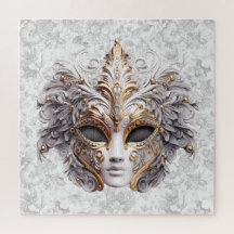 Máscara de mascarada coloreada en grises