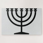 Puzzle Menorah judía (símbolo del judaísmo)<br><div class="desc">Este diseño presenta un ilustracion de una menorah, utilizada por los judíos para celebrar la festividad de ocho días de Hanukkah. La menorah es un candelabro de nueve ramas que se ilumina durante Hanukkah. Ocho de las nueve ramas tienen luces (velas o lámparas de aceite) que simbolizan las ocho noches...</div>