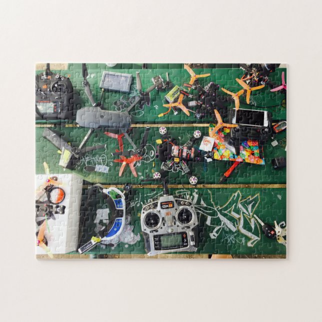 Puzzle Mesa de picnic con los abejones y la pintada (Horizontal)